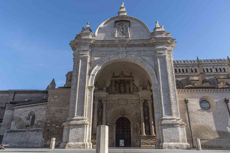 Zaragoza - Tarazona 14 - catedral de Santa María de la Huerta.jpg